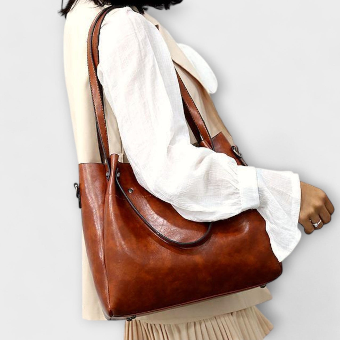 Olivia - Chic Vintage Bag Collection for Every Occasion