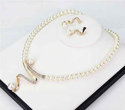 Pearl Jewelry Collection: Necklace and Earring Set