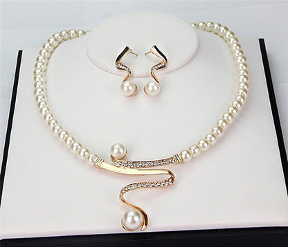 Pearl Jewelry Collection: Necklace and Earring Set