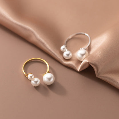 Three-Pearl Ring with Adjustable Band