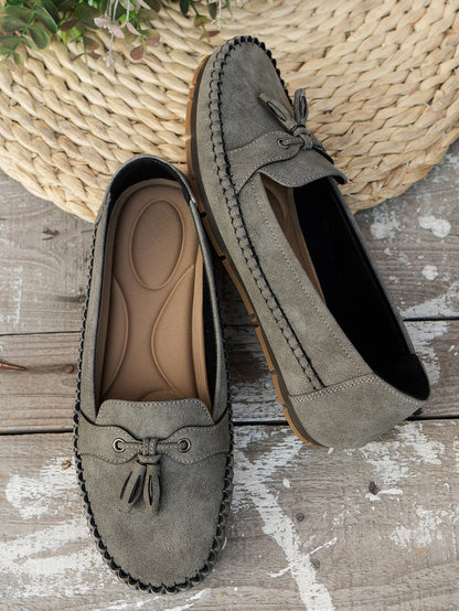 Reagan – Chic Bow Loafers for Any Occasion