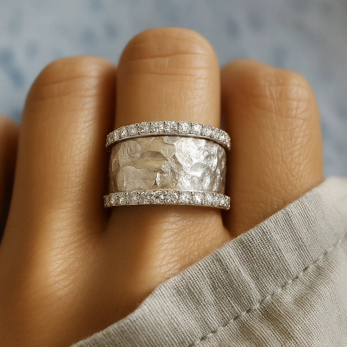 VINTAGE SILVER ZIRCONIA RING