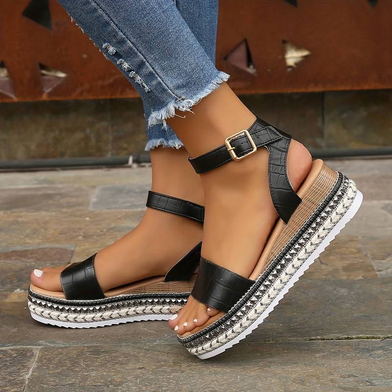 Stylish Women's Summer Platform Sandals with Ankle Strap
