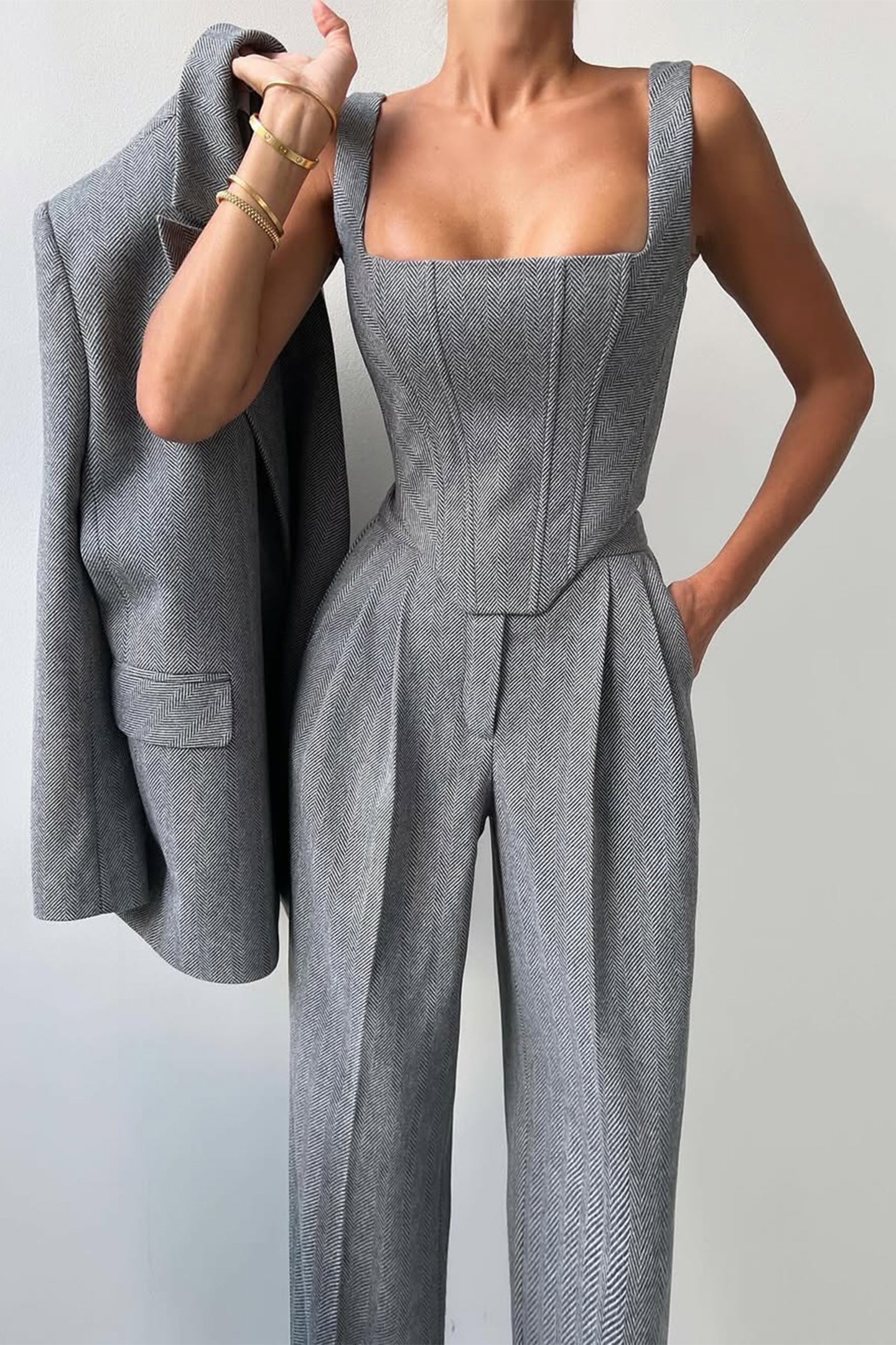 Chic Women's Three-Piece Suit: Blazer, Corset, Wide-Leg Trousers for Stylish Occasions