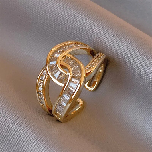 Unity - Trendy Adjustable Ring Featuring a Knot Design